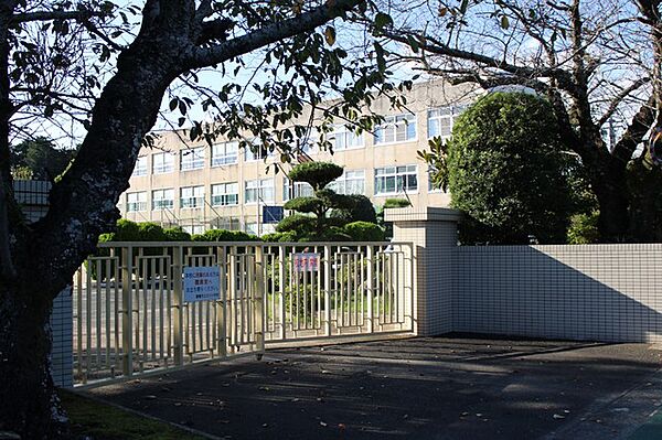 玉川小学校（1700m）