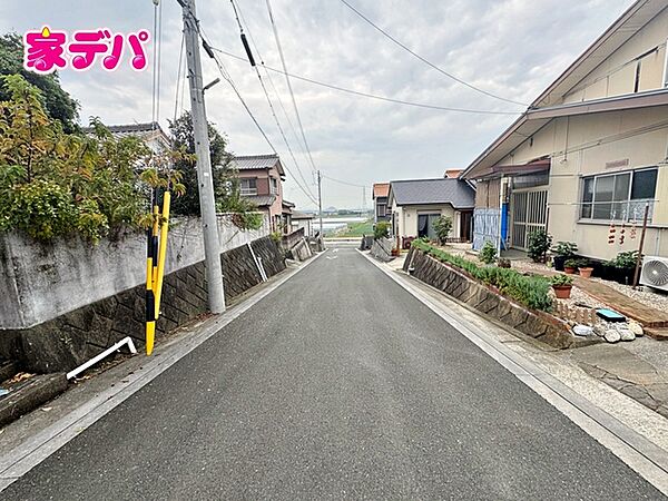前面道路：東側6ｍ幅