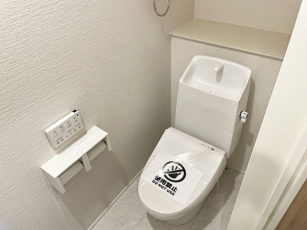 【トイレ】 各フロア1カ所ずつシャワー機能付トイレを設置しており、忙しい朝の混雑も解消！  