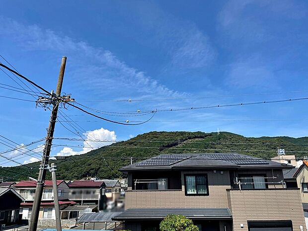 つい深呼吸をしたくなる気持ちの良い眺望はこのお部屋の自慢です！  