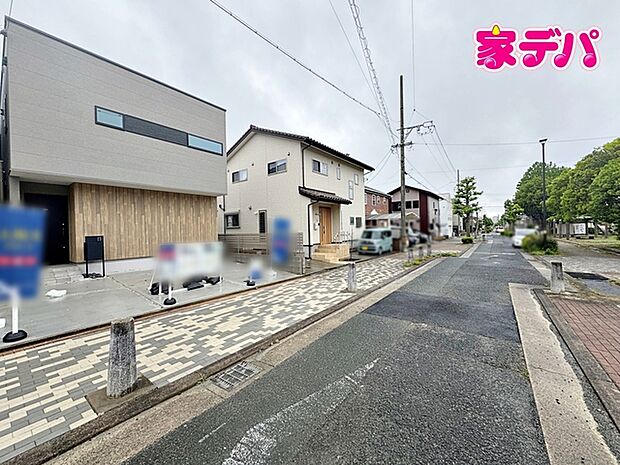 前面道路も広く車通りも少ないので、運転が苦手な方でも自分のペースで駐車ができます!