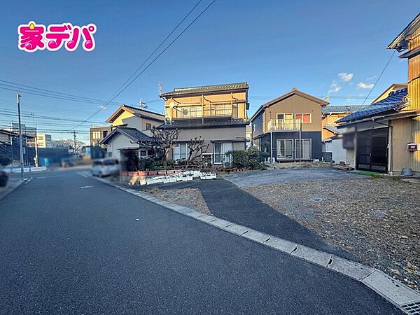 前面道路が5mと広いので運転が苦手な方にも安心です