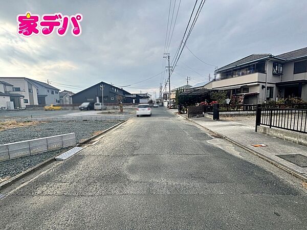 前面道路：北側約6ｍ幅