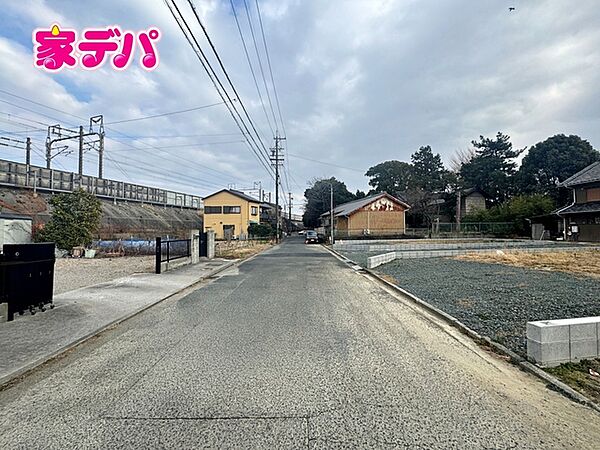 前面道路も広く車通りも少ないので、運転が苦手な方でも自分のペースで駐車ができます！