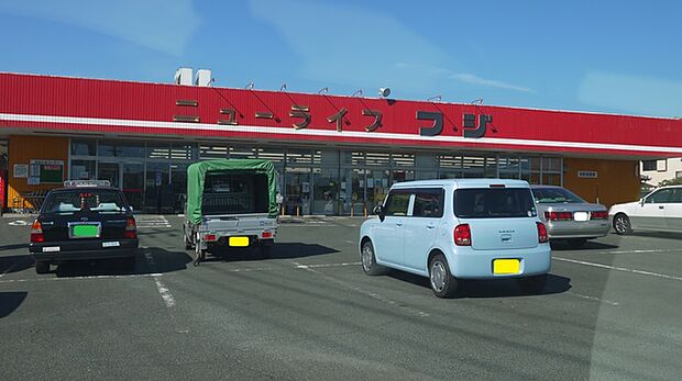 ニューライフフジ二川店（1340m）