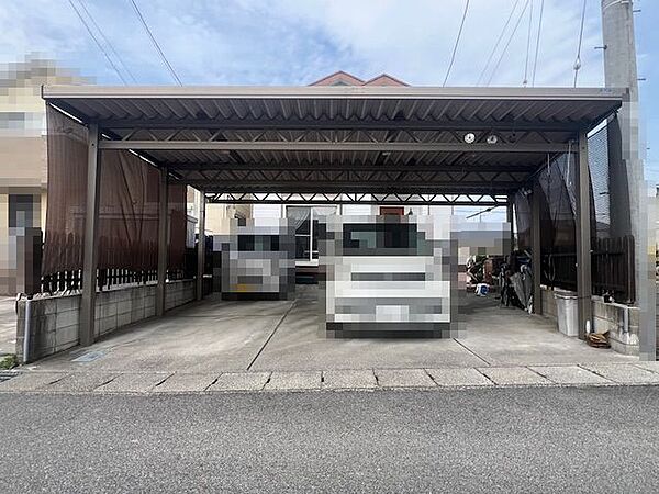 カーポート付き駐車場
