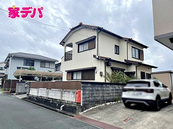 鷹丘小学校、東陵中学校にも通いやすい距離でお子様の通学も安心です。