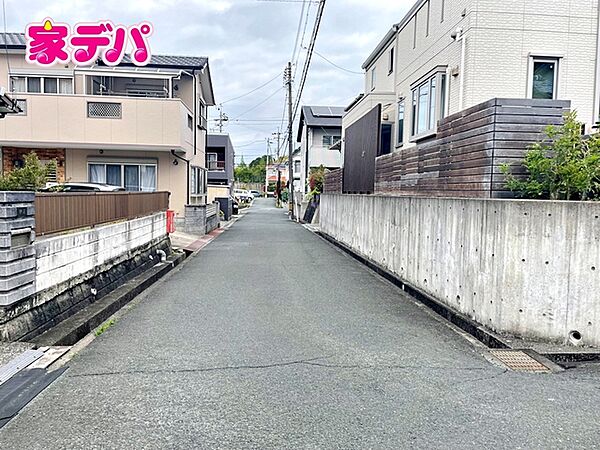 前面道路：東側約5ｍ幅