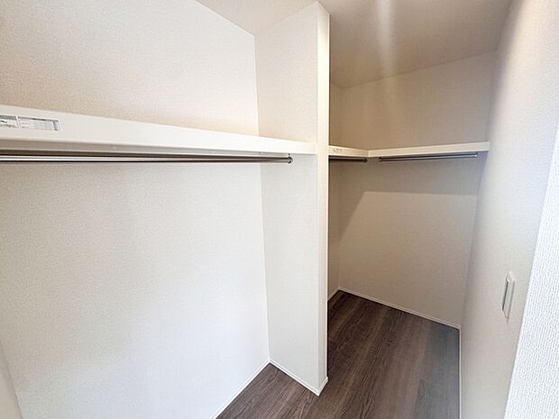 【WIC】 WICは洋服、帽子、バッグなど全て収納可能！お部屋がスッキリ整理整頓できます！ 