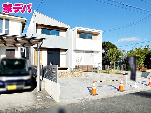 間取りや設備等の詳細や、気になる点がございましたらお気軽にお問合せご相談ください。(左側の建物です)