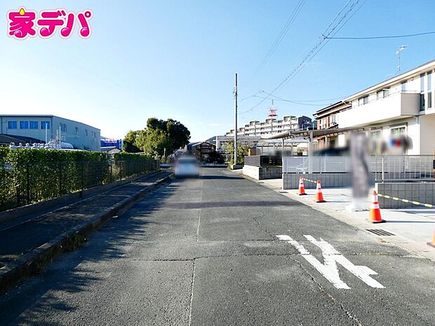 前面道路:南東側約6m幅