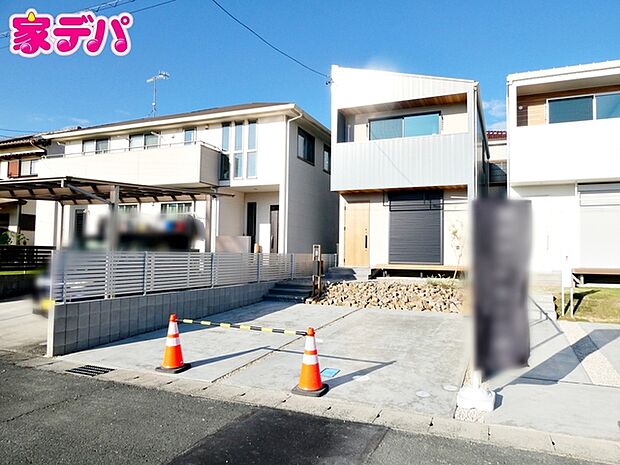 駐車場は2台分を確保、並列で駐車できます。