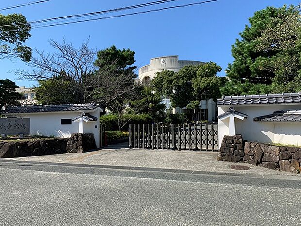 田原中部小学校(880m)