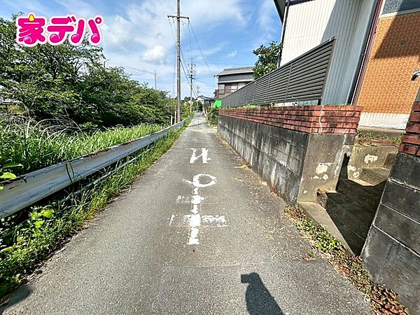 前面道路：北西側約2.6ｍ幅