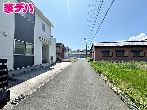 前面道路：南側約4ｍ幅