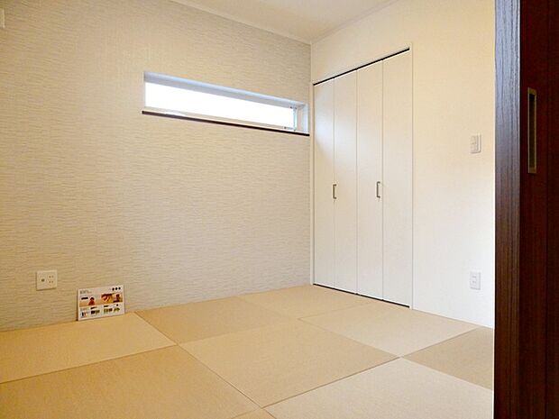 【和室4.5帖】 リビングと続き間の和室は落ち着きますね。ゆったりとした時間を過ごせます。 