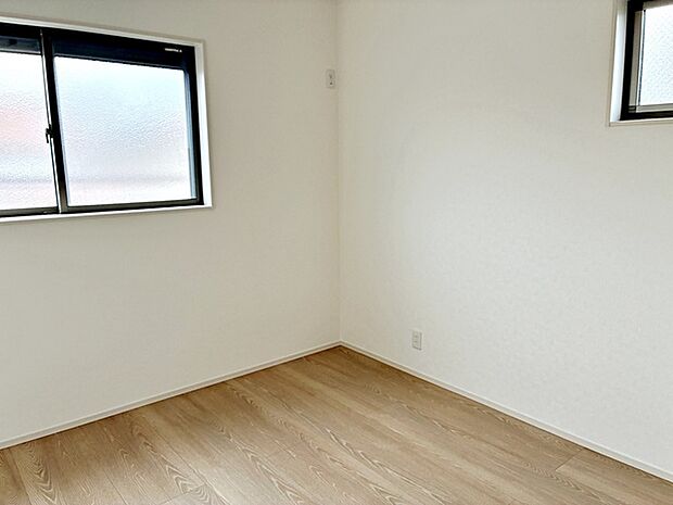 【洋室6.6帖】 お子様にとっての初めての「自分の部屋」。学習机やベッドの配置もラクラクです。 