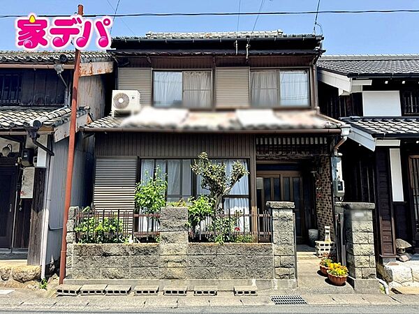 二川小学校・保育園・スーパー・病院・金融機関・公園など生活施設が徒歩圏に充実した立地です。