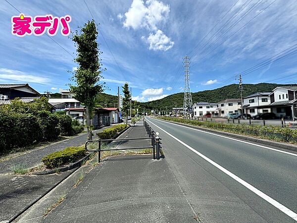 【B区画】前面道路：東側約30ｍ幅