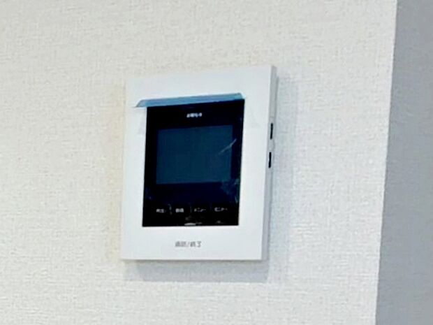 映像と音声で玄関先の様子をチェックできるモニター機能で安心