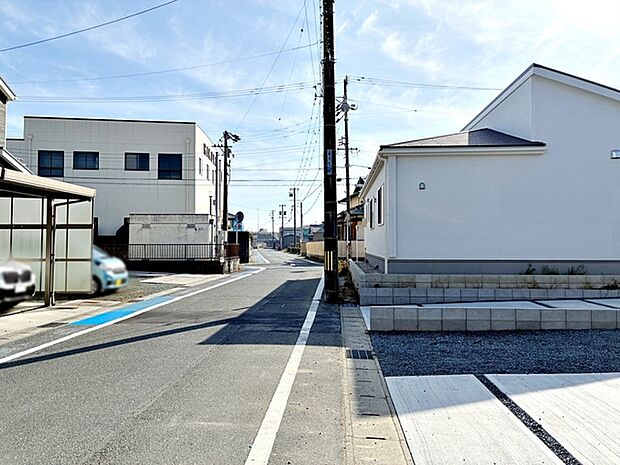 前面道路:北東側約6m幅