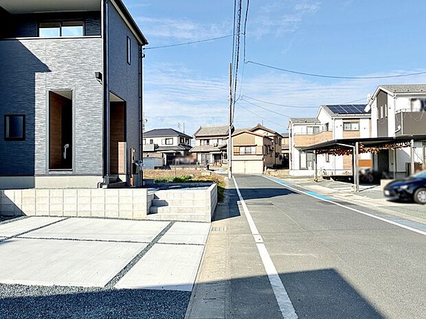 前面道路:北東側約6m幅