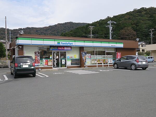 ファミリーマート豊橋多米西町店（470m）