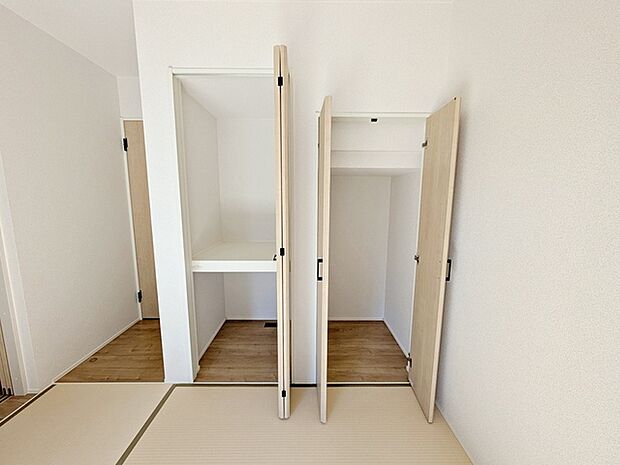 【押入】 来客用の布団などもスッキリ収納することができますね！ 