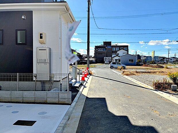 前面道路(位置指定道路):約4m幅