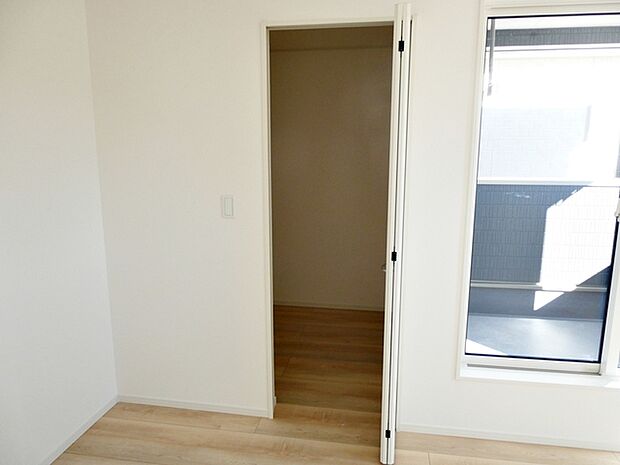 【WIC】 WICは洋服、帽子、バッグなど全て収納可能！お部屋がスッキリ整理整頓できます！ 