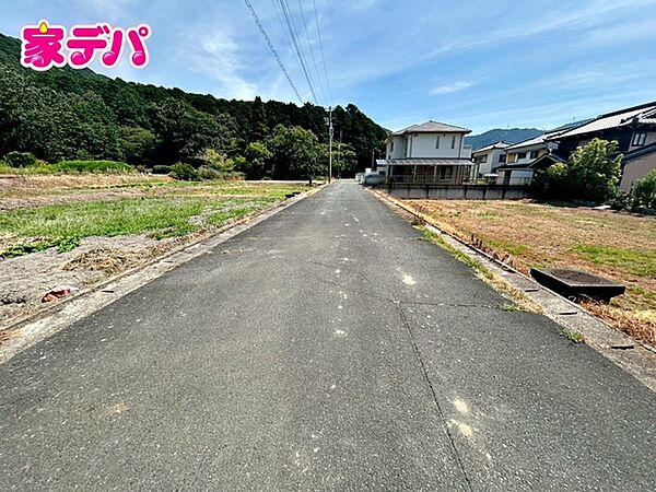 前面道路：南側約6ｍ幅