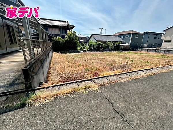 建築条件はありません。お好きなハウスメーカーで建築可能。整形地。複数の公園がすぐ近くにあり、お子様の遊び場に便利です！
