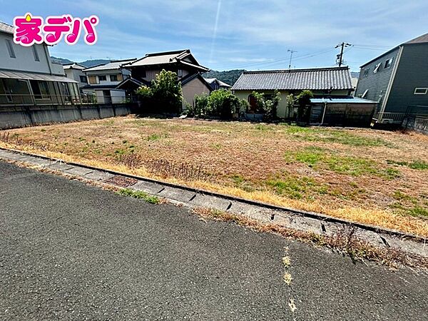 地域に密着した不動産販売でお客様のニーズに、経験豊富なスタッフが柔軟に対応させていただきます。