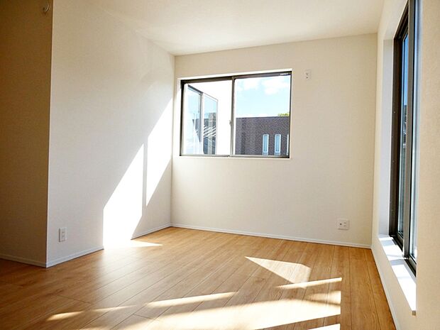 【洋室7.5帖】 寝室にはWICがあり、室内を広々と利用できます!