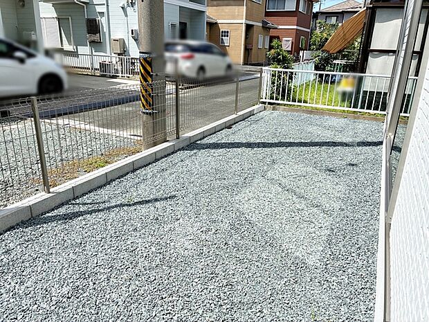 ハーブやお花を植えてガーデニングしたり、楽しみ方は自由自在！ 