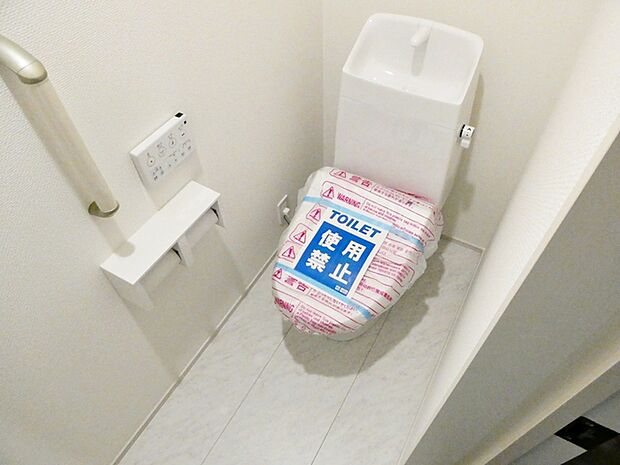 【トイレ】 トイレは各階に1つずつあるので、1階と2階を行き来する必要がありません。 
