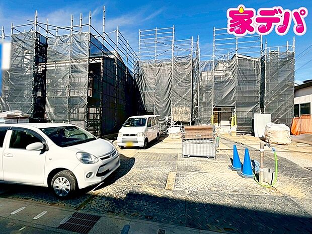 【3号棟】上棟しました！中央の建物になります。 ・長期優良住宅 ・3LDK（4LDK） ・LDK18帖 ・全居室収納完備 ・折り上げ天井 ・パントリー ・インナーバルコニー ・駐車場3台可