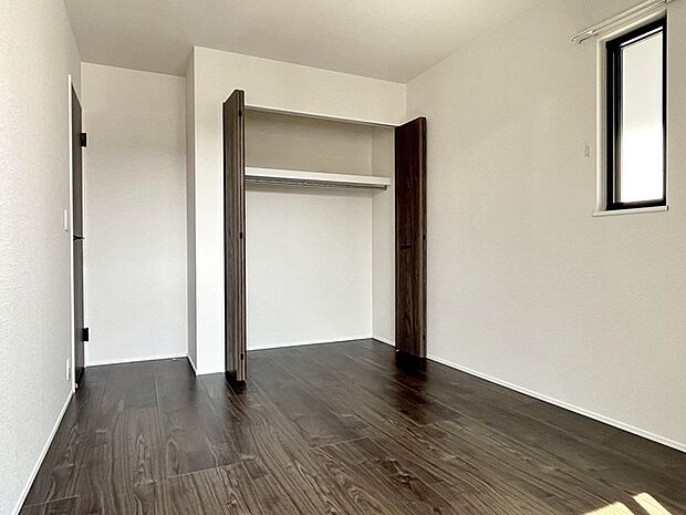 全居室に収納が完備されています。衣類や雑貨、子供のおもちゃまでスッキリ収納できます。