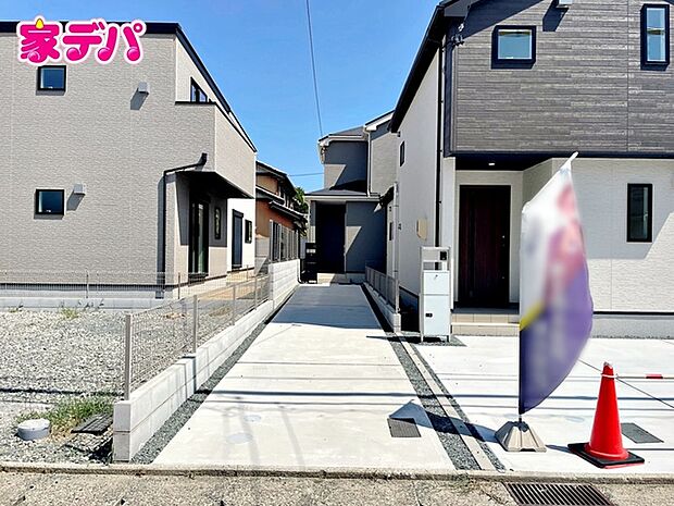 しっかり舗装もされているので、ベビーカーや自転車でも快適に通行できます。  