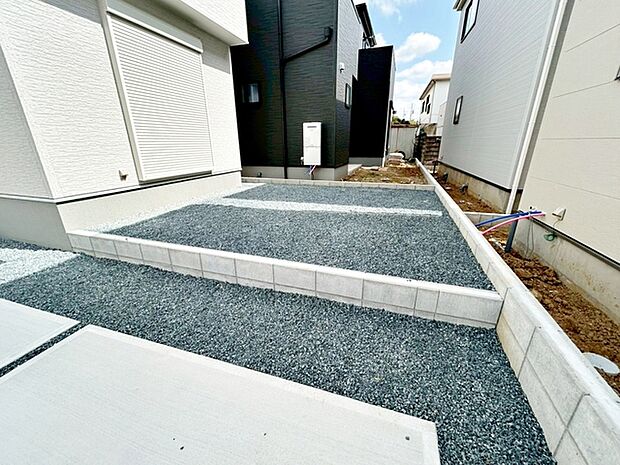 ハーブやお花を植えてガーデニングしたり、夏はお子様のプール遊びなど、楽しみ方は自由自在!