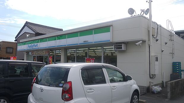 ファミリーマート豊橋旭店（220m）