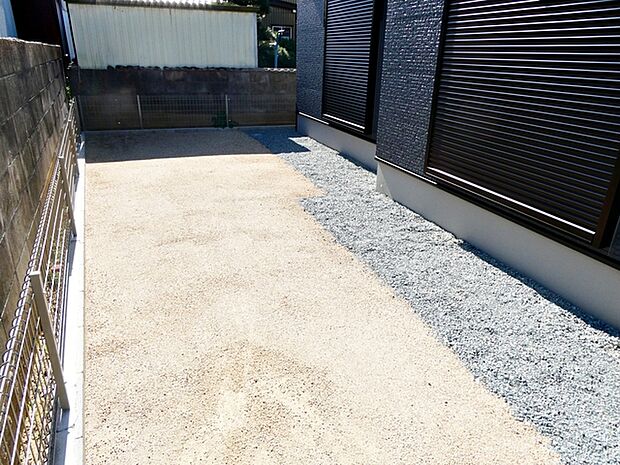 ハーブやお花を植えてガーデニングしたり、楽しみ方は自由自在!