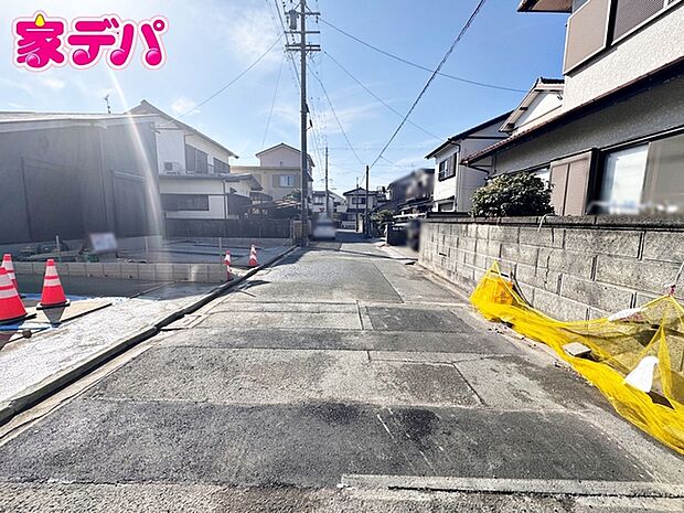 前面道路が5.3ｍと広いので運転が苦手な方にも安心です 