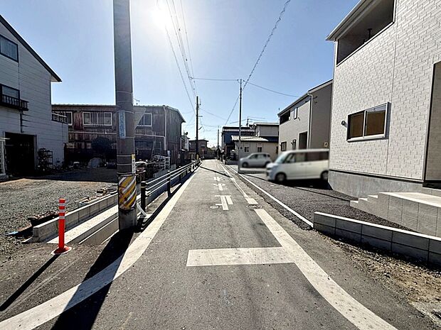 前面道路：東側約4.05ｍ幅