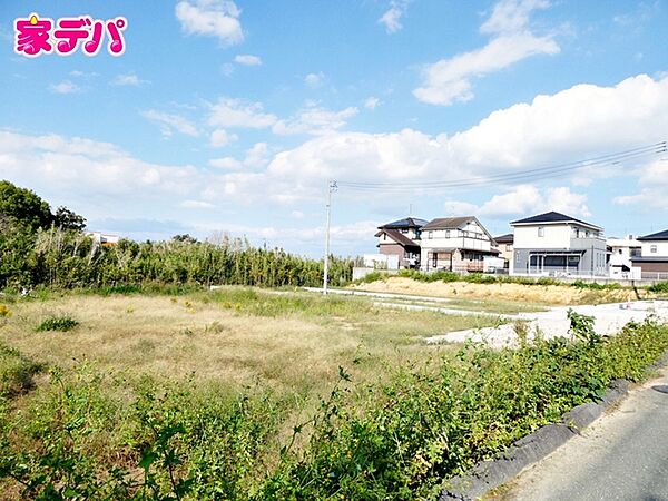 土地面積95坪以上と広々！南東道路に面し日当り良好！前面道路も広く運転が苦手な方も安心！