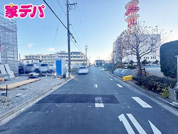 前面道路も広く車通りも少ないので、運転が苦手な方でも自分のペースで駐車ができます
