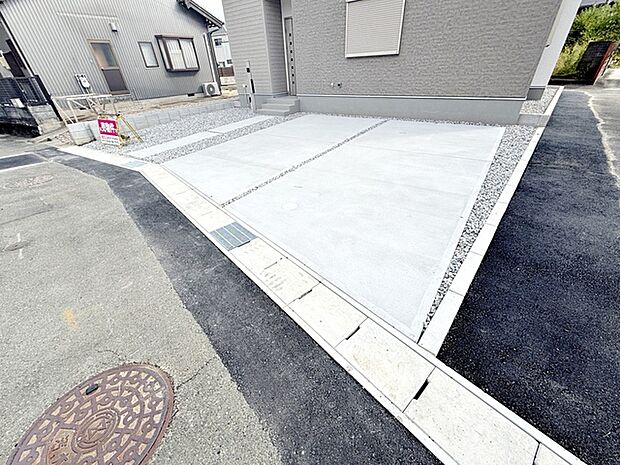 広々3台駐車可能物件!!お友達が遊びに来た時も安心!