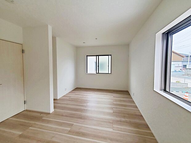 【洋室12帖】 将来的に間仕切りで2部屋にすることが可能です