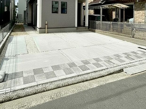 広々4台駐車可能物件(車種による)!!お友達が遊びに来た時も安心!