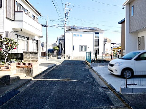 前面道路:北東側約4m幅